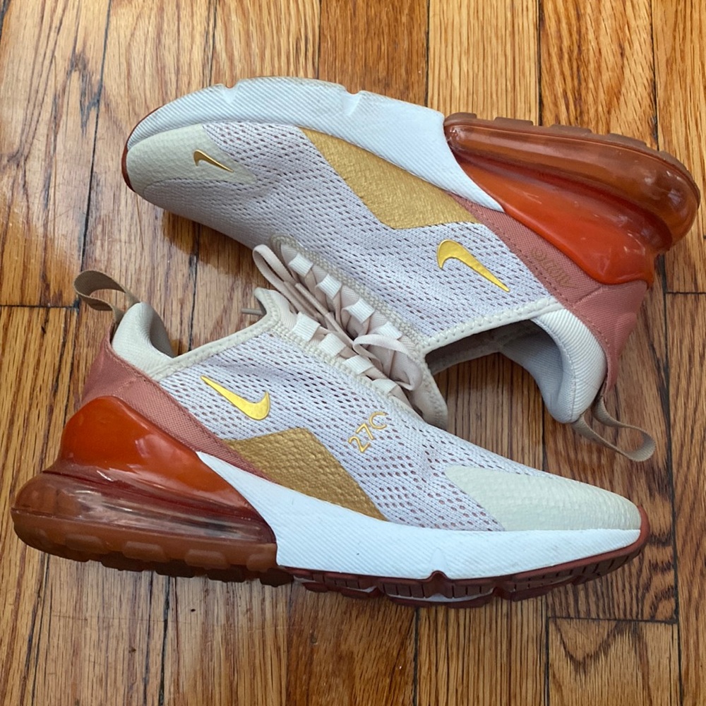 Nike 270